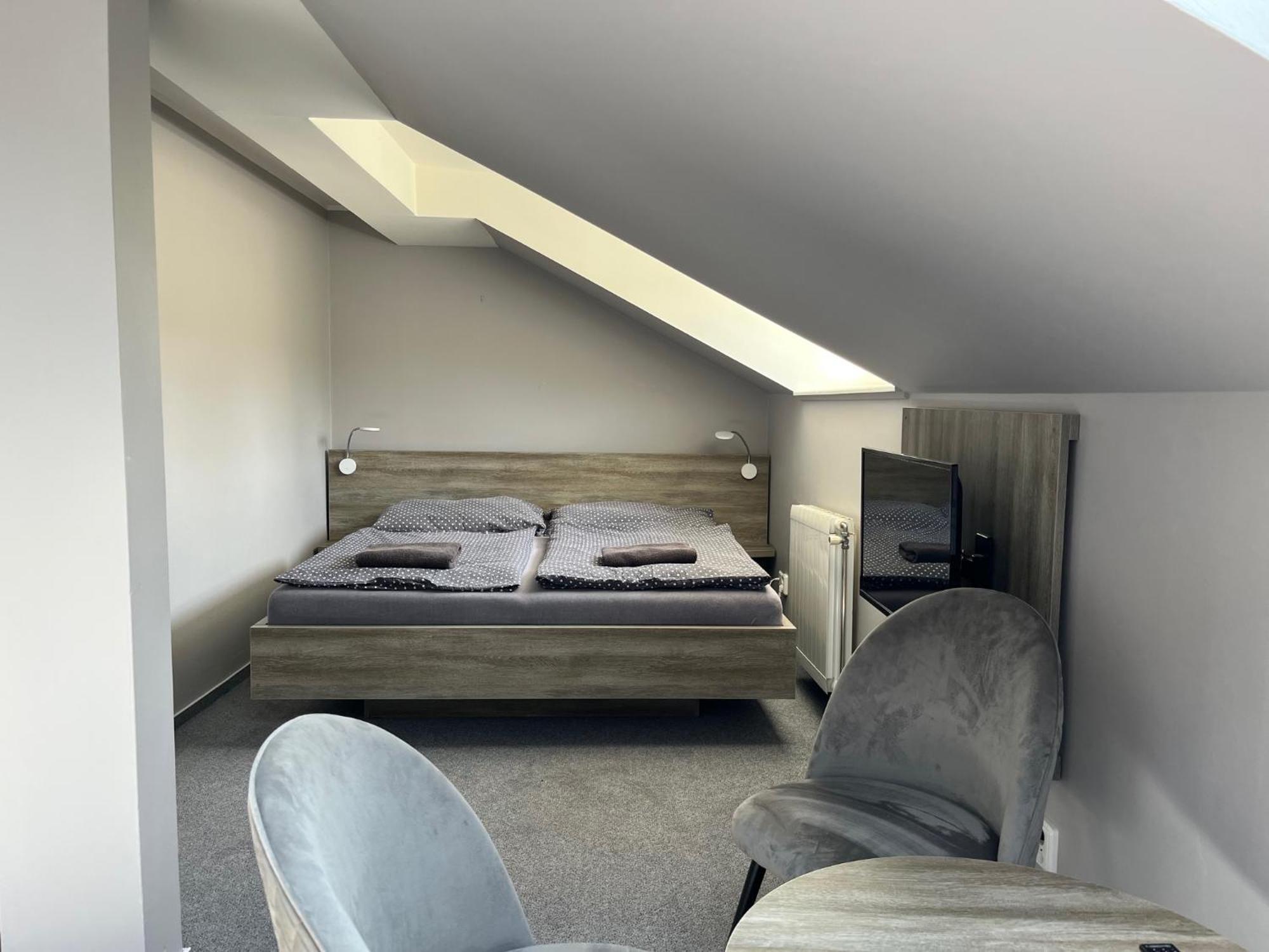 Almond Hotel Teplice Eksteriør billede