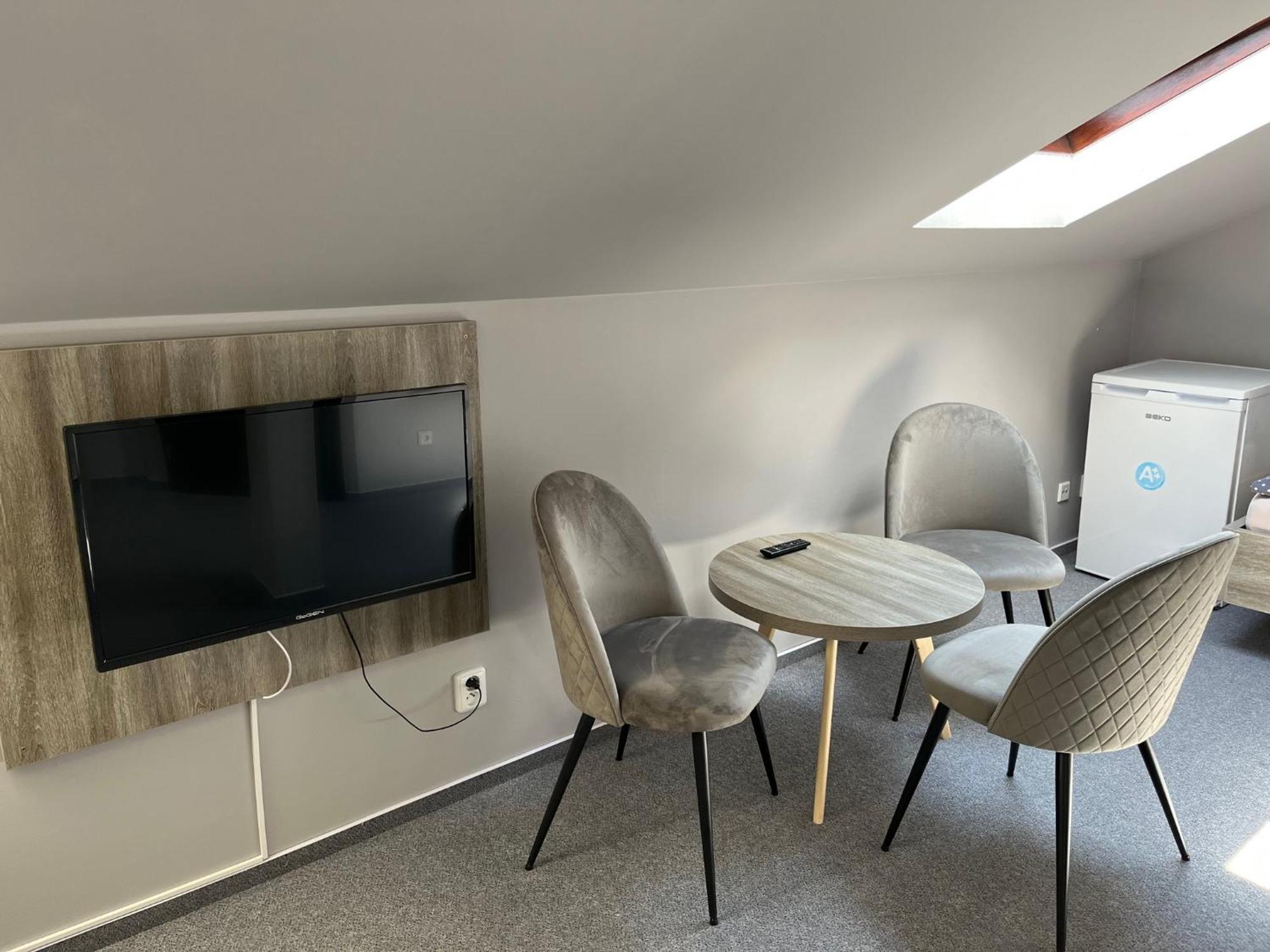 Almond Hotel Teplice Eksteriør billede